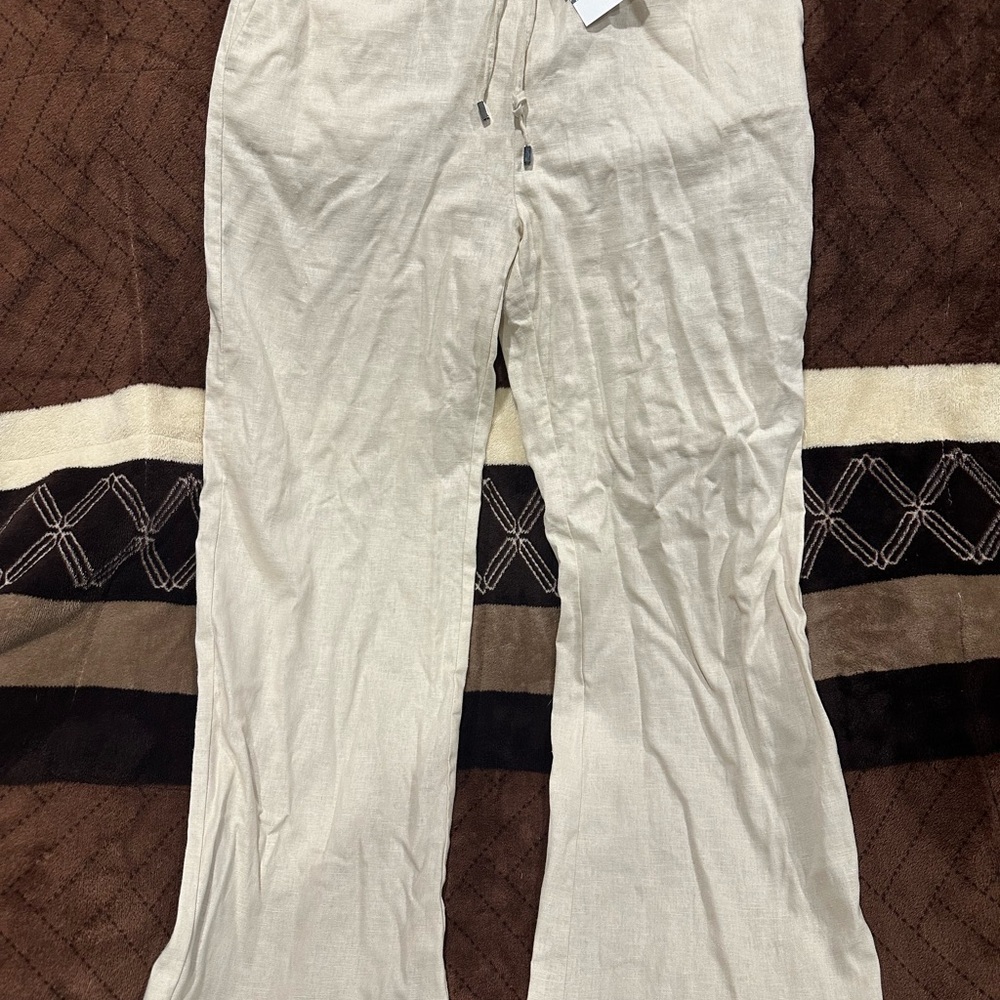 Zara Women's Cream Wide-Leg Pants - Picture 9 of 10